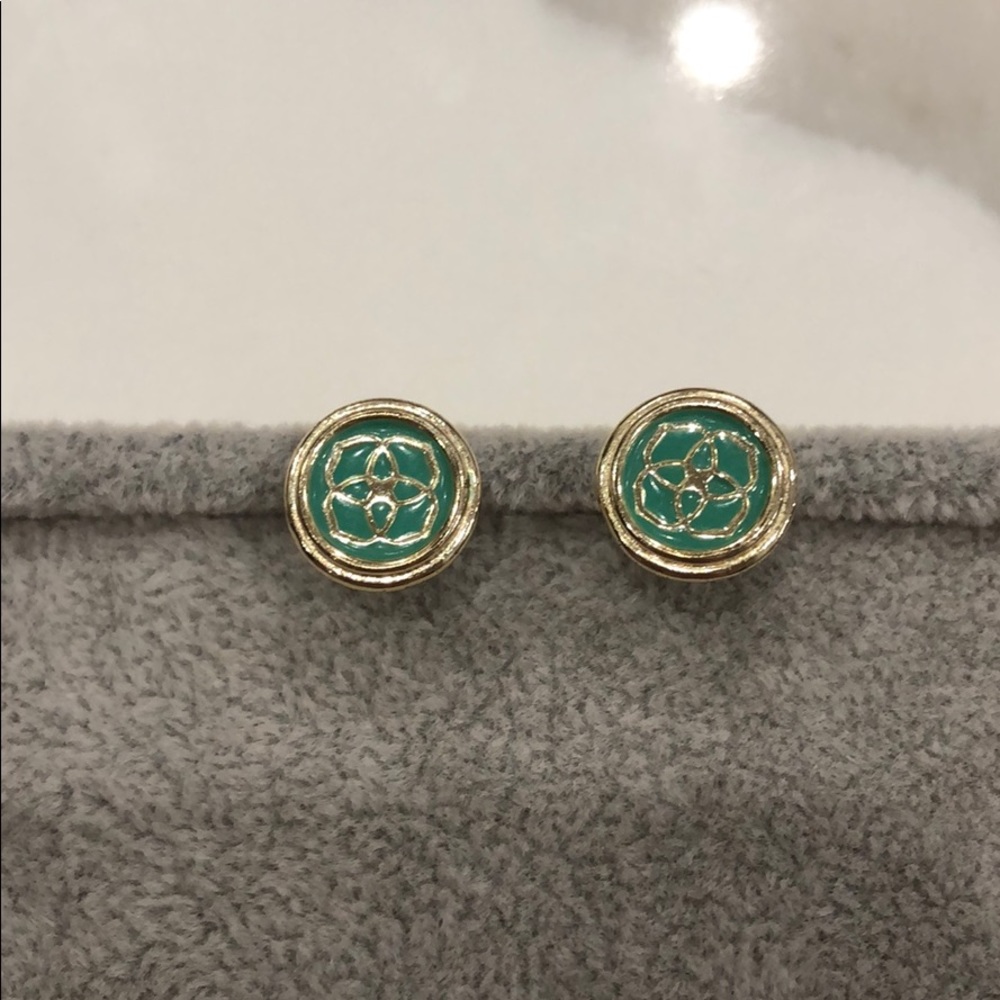 Kendra Scott insignia earrings